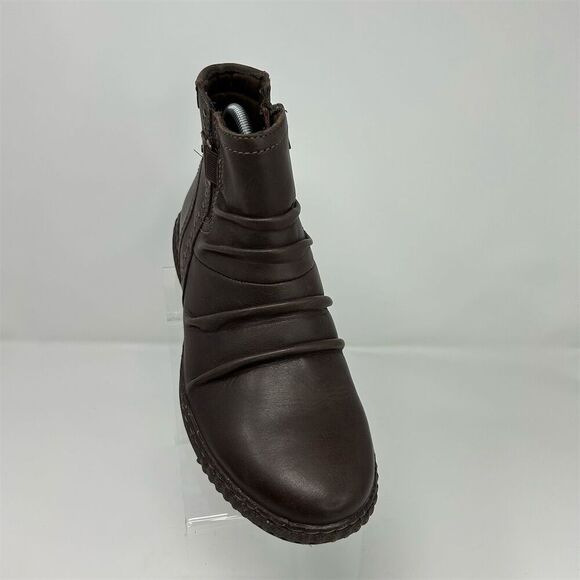 Clarks Caroline Orchid Chocolate Brown Leather Flat Ankle Boots Size 9.5 Wide - Picture 2 of 11